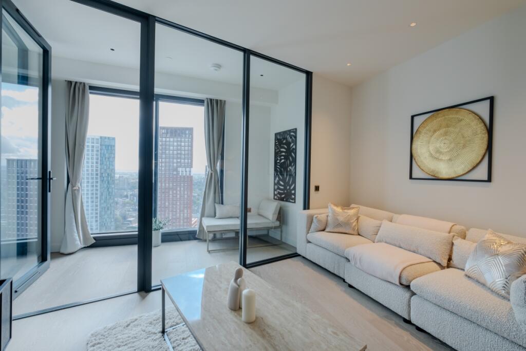 1 bed 1st Floor Flat for rent in Clapham. From Hamptons Sales - Pimlico  Sales