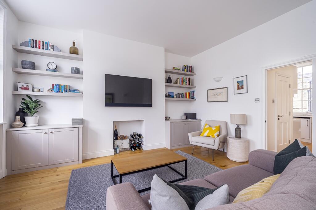 1 bed 1st Floor Flat for rent in Chelsea. From Hamptons Sales - Pimlico  Sales