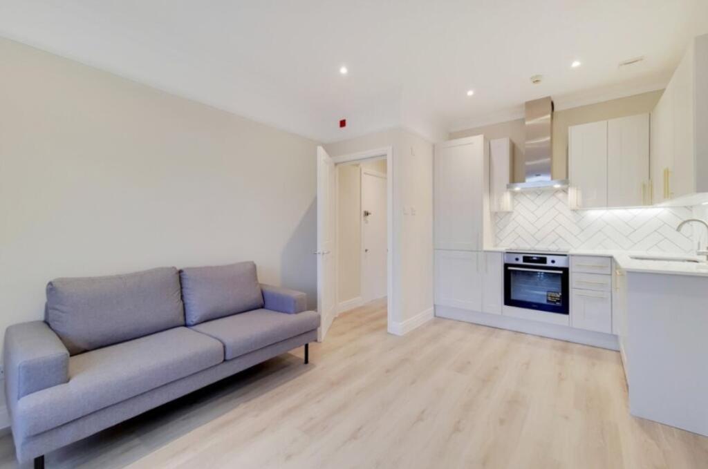 1 bed 1st Floor Flat for rent in Westminster. From Hamptons Sales - Pimlico  Sales