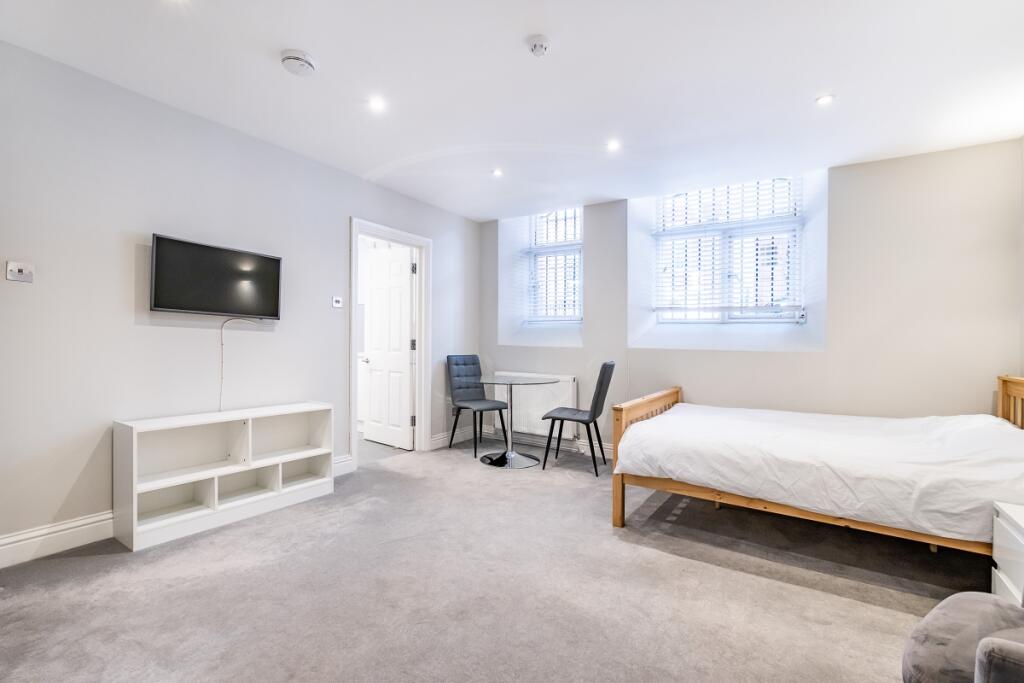 4 bed 1st Floor Flat for rent in Westminster. From Hamptons Sales - Pimlico Sales 4 bed 1st Floor Flat for rent in Westminster. From Hamptons Sales - Pimlico Sales