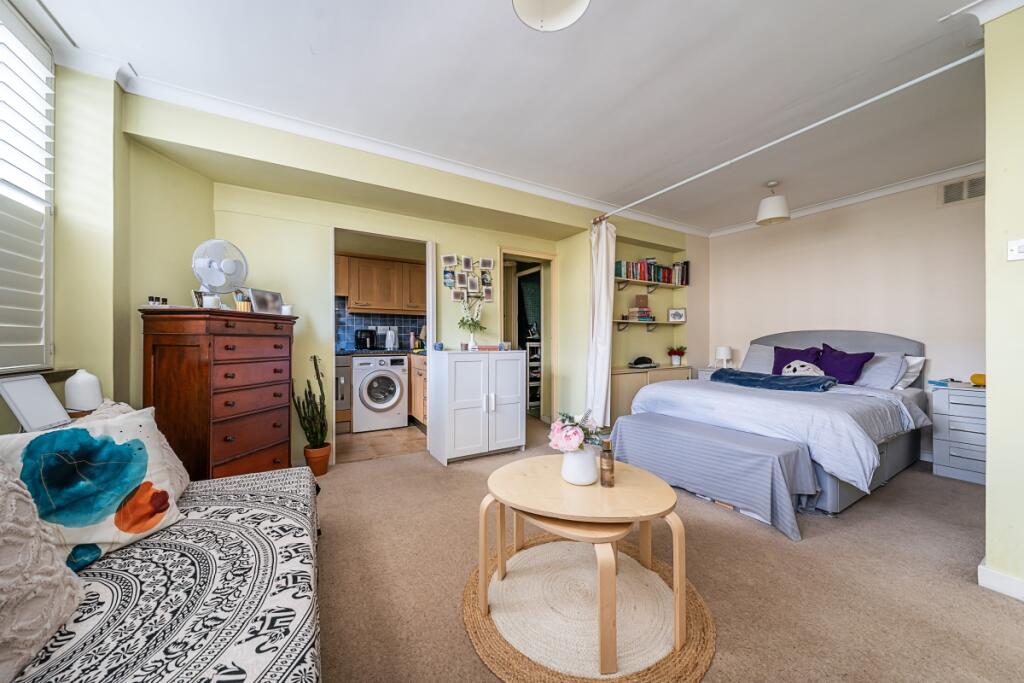 4 bed 1st Floor Flat for rent in Westminster. From Hamptons Sales - Pimlico Sales 4 bed 1st Floor Flat for rent in Westminster. From Hamptons Sales - Pimlico Sales
