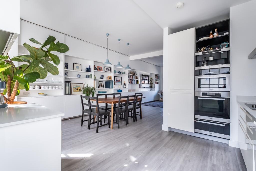 3 bed 1st Floor Flat for rent in Westminster. From Hamptons Sales - Pimlico  Sales