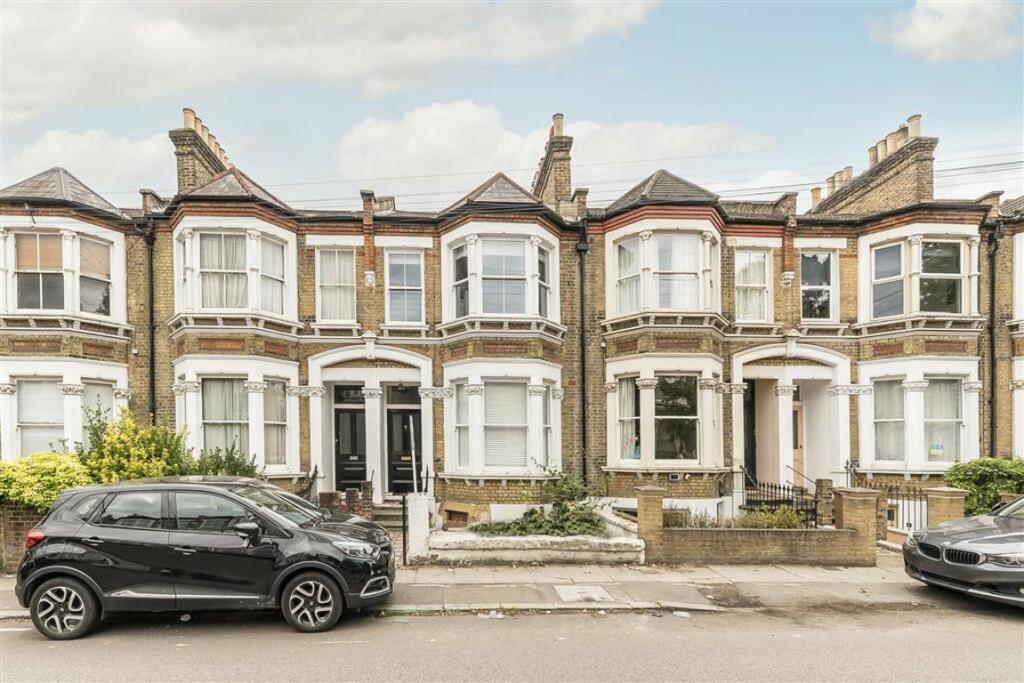5 bed Mid Terraced House for rent in Deptford. From Peter James Estate Agents - New Cross