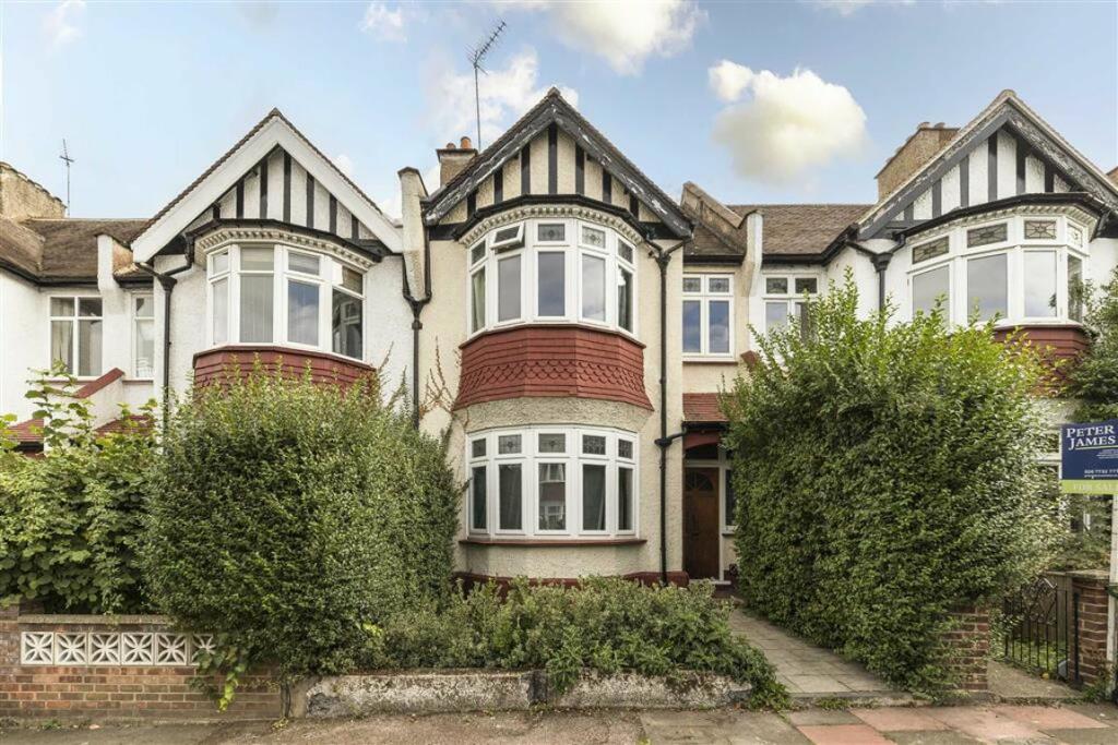 4 bed Detached House for rent in Deptford. From Peter James Estate Agents - New Cross
