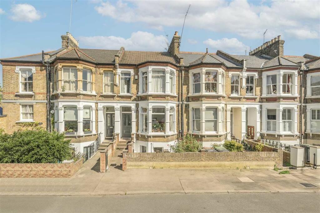 0 bed Detached House for rent in Deptford. From Peter James Estate Agents - New Cross