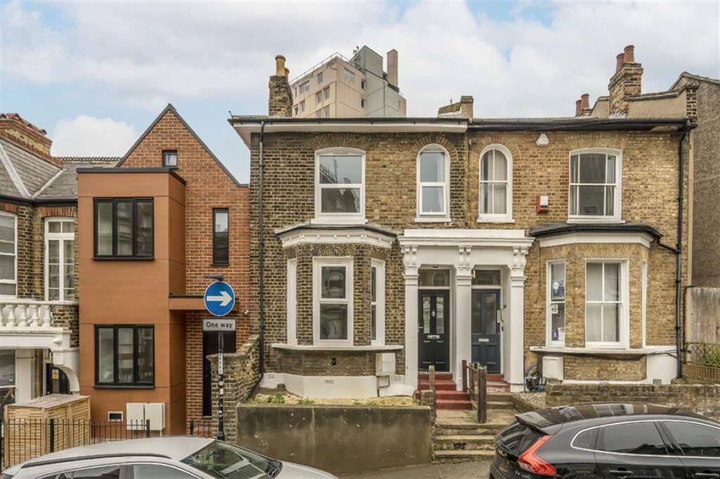 3 bed Mid Terraced House for rent in Deptford. From Dexters - New Cross