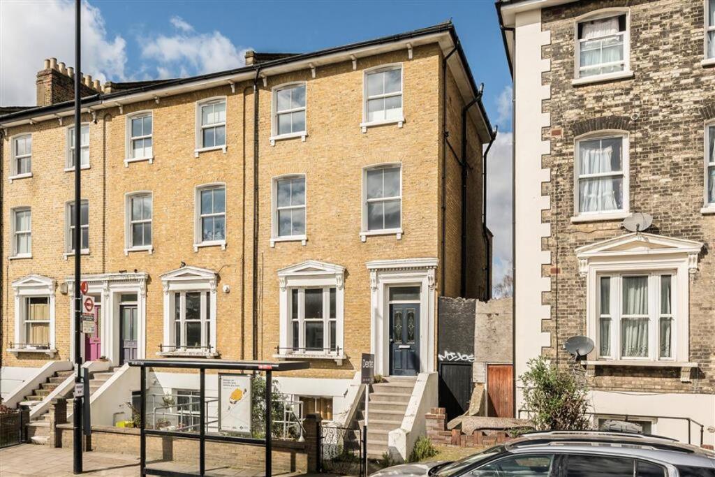 3 bed Mid Terraced House for rent in Deptford. From Dexters - New Cross