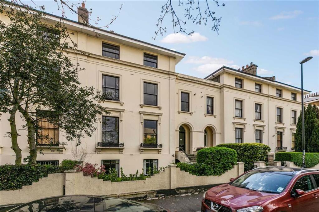 1 bed 1st Floor Flat for rent in Deptford. From Dexters - New Cross