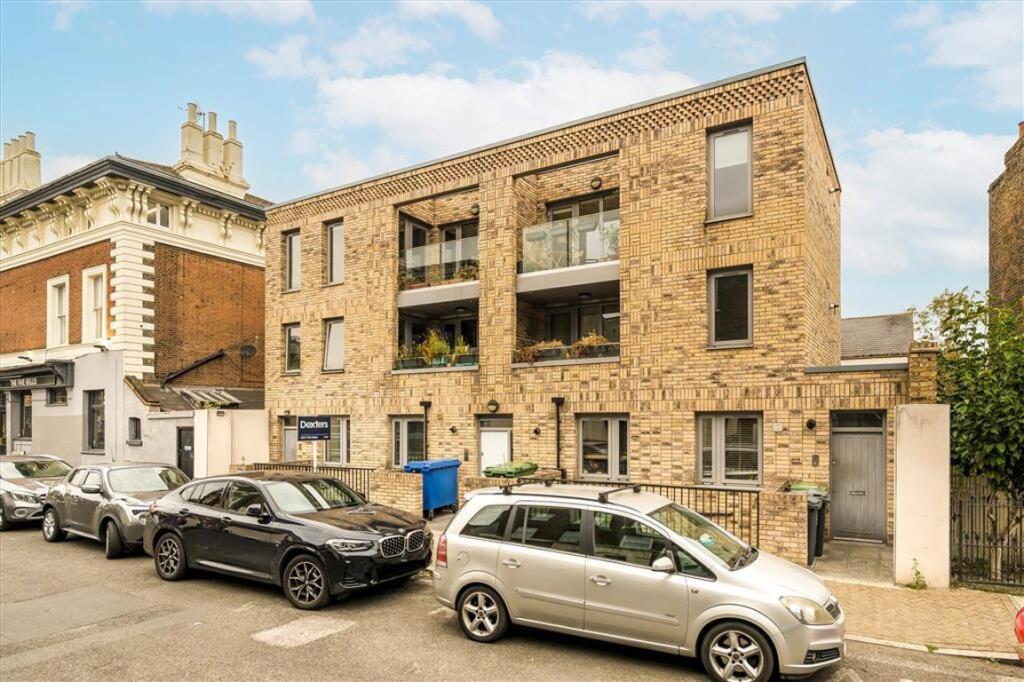 2 bed 1st Floor Flat for rent in London. From Dexters - New Cross