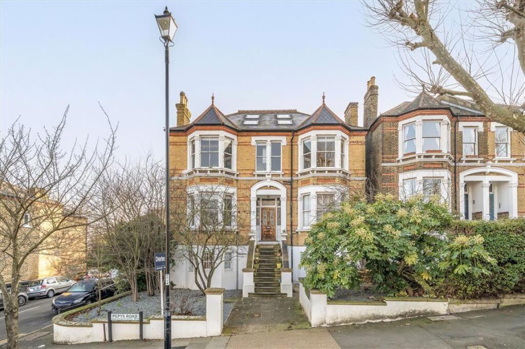 4 bed Studio for rent in Deptford. From Dexters - New Cross