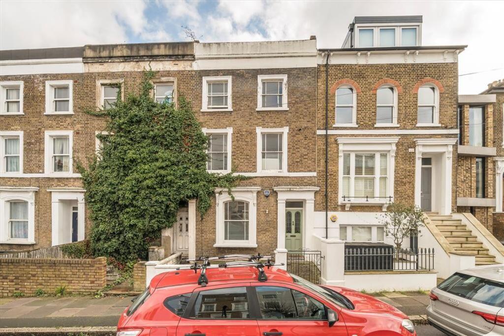4 bed Detached for rent in Deptford. From Dexters - New Cross