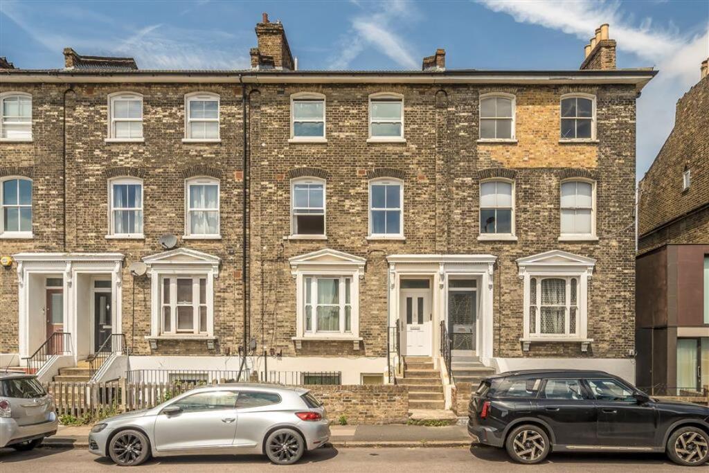 1 bed 1st Floor Flat for rent in Deptford. From Dexters - New Cross