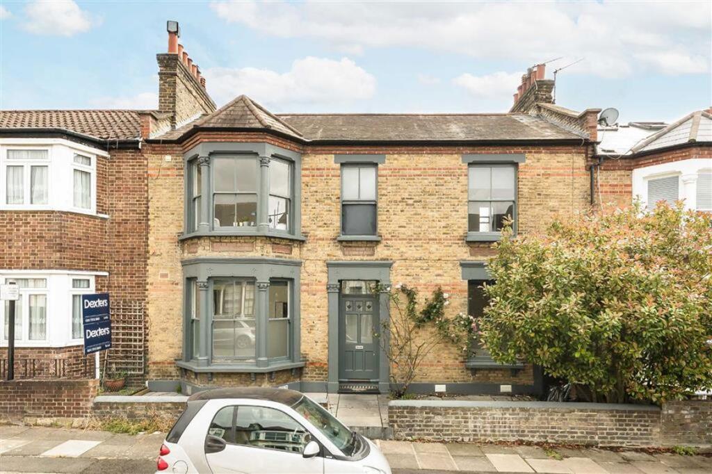 3 bed 1st Floor Flat for rent in Deptford. From Dexters - New Cross 3 bed 1st Floor Flat for rent in Deptford. From Dexters - New Cross