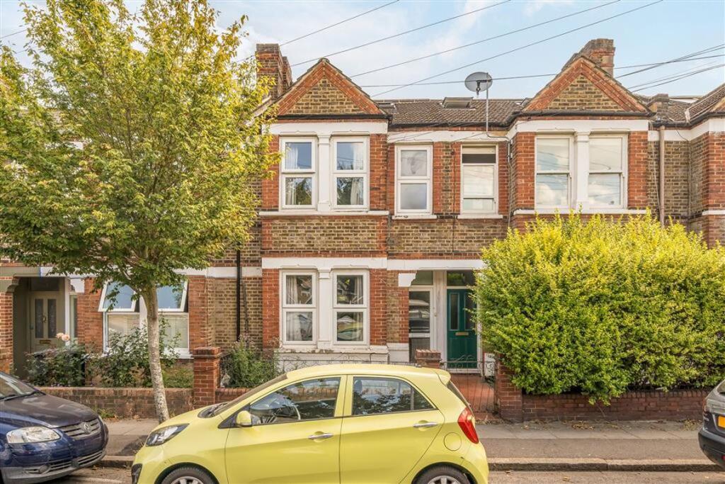5 bed Mid Terraced House for rent in Lewisham. From Dexters - New Cross