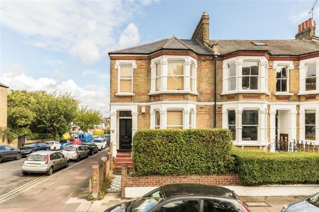 6 bed Detached for rent in Deptford. From Dexters - New Cross