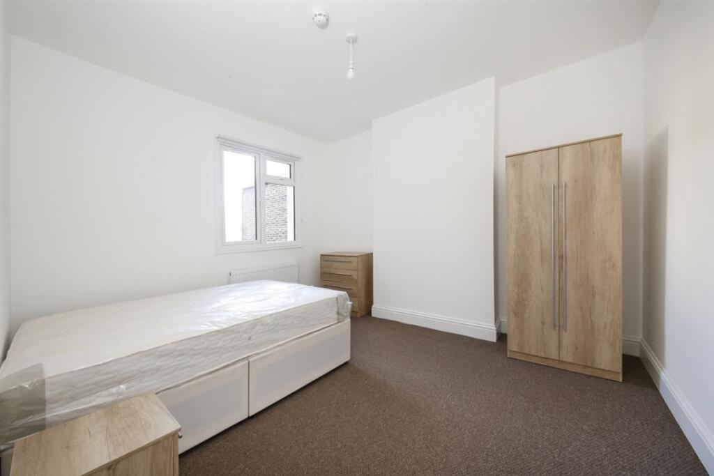1 bed Detached for rent in Deptford. From Dexters - New Cross