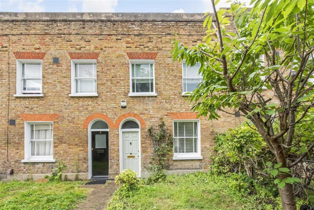 1 bed Detached for rent in Deptford. From Dexters - New Cross