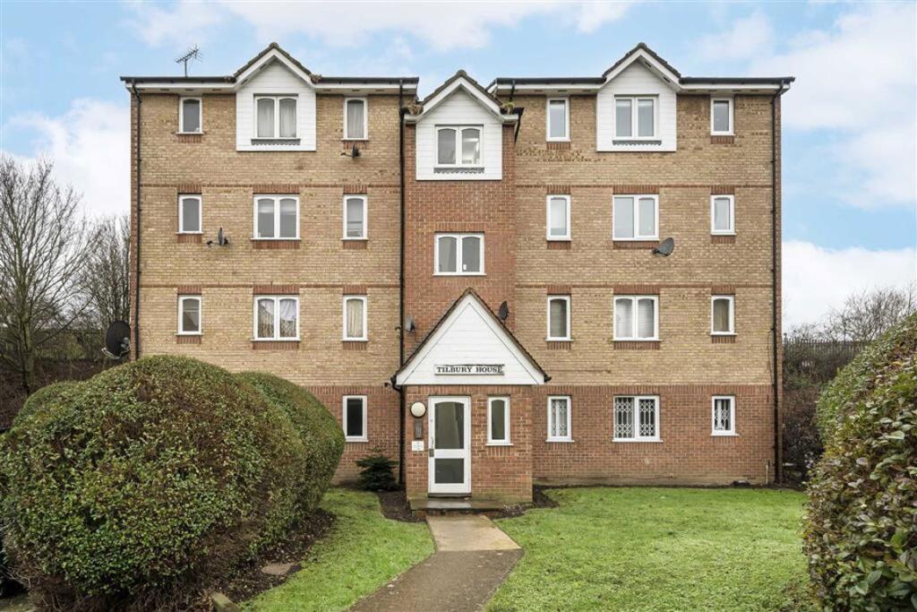 4 bed Studio for rent in Deptford. From Dexters - New Cross 4 bed Studio for rent in Deptford. From Dexters - New Cross