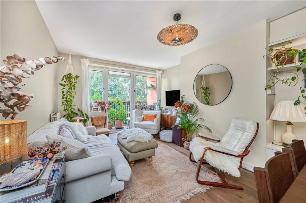 2 bed 1st Floor Flat for rent in Deptford. From Dexters - New Cross 2 bed 1st Floor Flat for rent in Deptford. From Dexters - New Cross