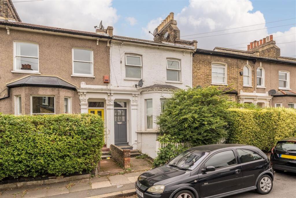 1 bed 1st Floor Flat for rent in Deptford. From Dexters - New Cross 1 bed 1st Floor Flat for rent in Deptford. From Dexters - New Cross