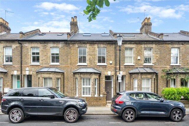 3 bed Mid Terraced House for rent in London. From Winkworth - Notting Hill