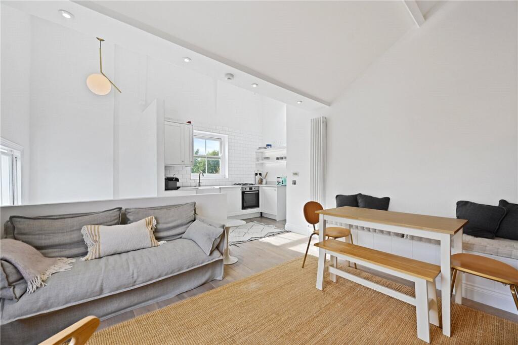 2 bed Apartment for rent in London. From Winkworth - Notting Hill