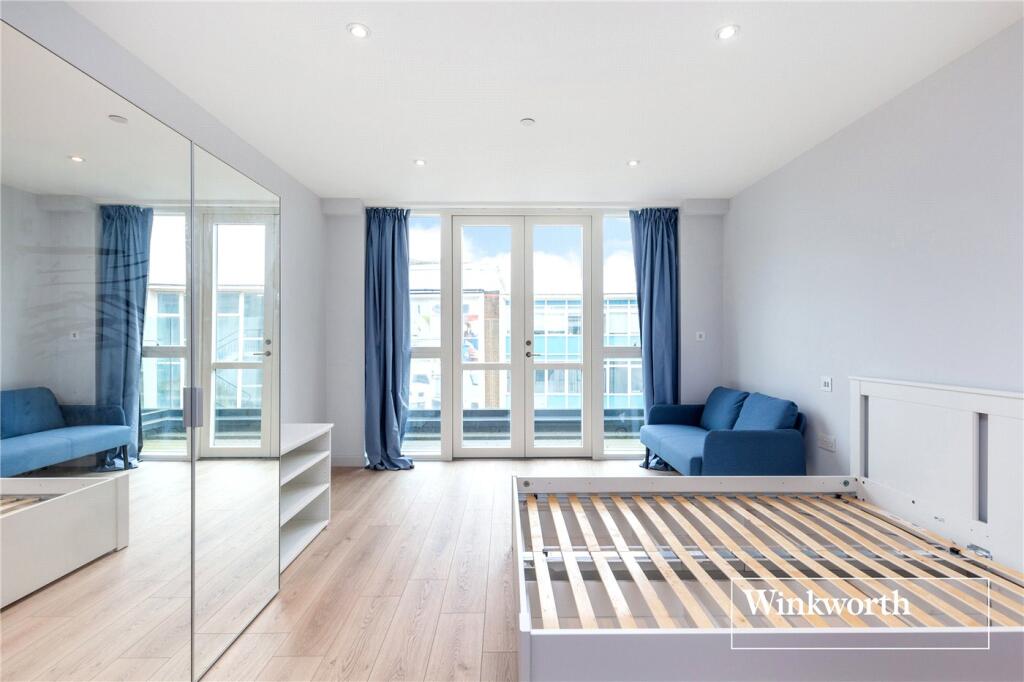 4 bed Studio for rent in Finchley. From Winkworth - Finchley