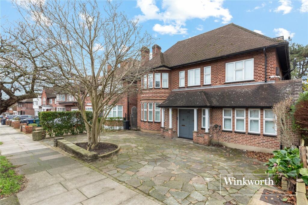 6 bed Detached for rent in Finchley. From Winkworth - Finchley