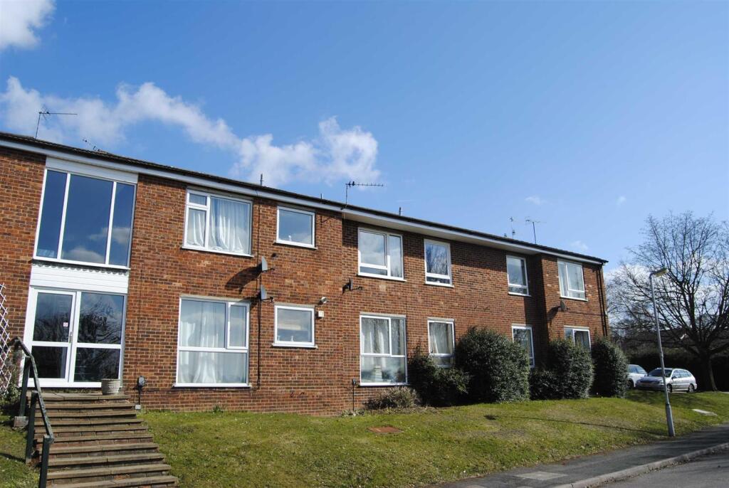 2 bed 1st Floor Flat for rent in Berkhamsted. From Regent Estates - Berkhamsted