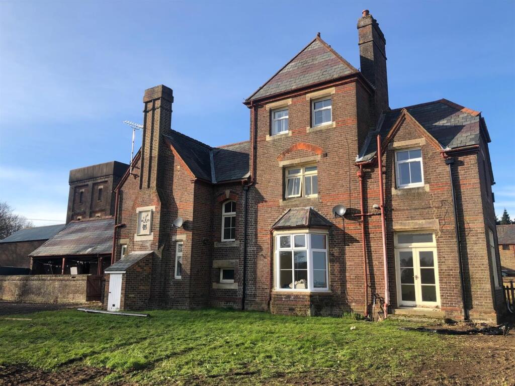 4 bed Detached for rent in Hemel Hempstead. From Regent Estates - Berkhamsted 4 bed Detached for rent in Hemel Hempstead. From Regent Estates - Berkhamsted