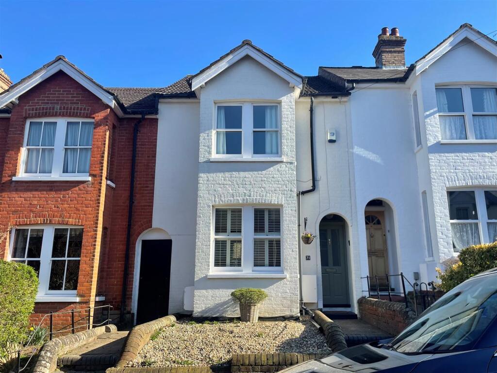 3 bed Mid Terraced House for rent in Berkhamsted. From Regent Estates - Berkhamsted