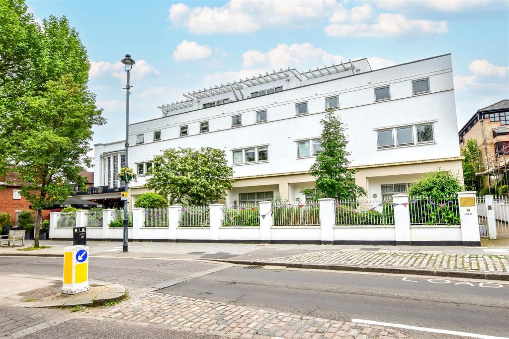 2 bed 1st Floor Flat for rent in Berkhamsted. From Regent Estates - Berkhamsted