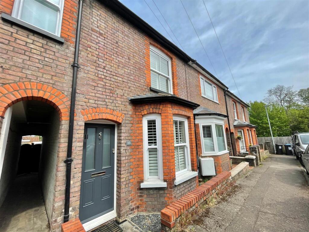 3 bed Mid Terraced House for rent in Berkhamsted. From Regent Estates - Berkhamsted