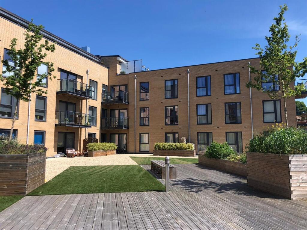 2 bed Apartment for rent in Pimlico. From Regent Estates - Berkhamsted 2 bed Apartment for rent in Pimlico. From Regent Estates - Berkhamsted