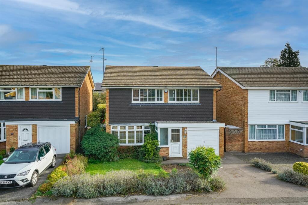 3 bed Detached for rent in Tring. From Regent Estates - Berkhamsted