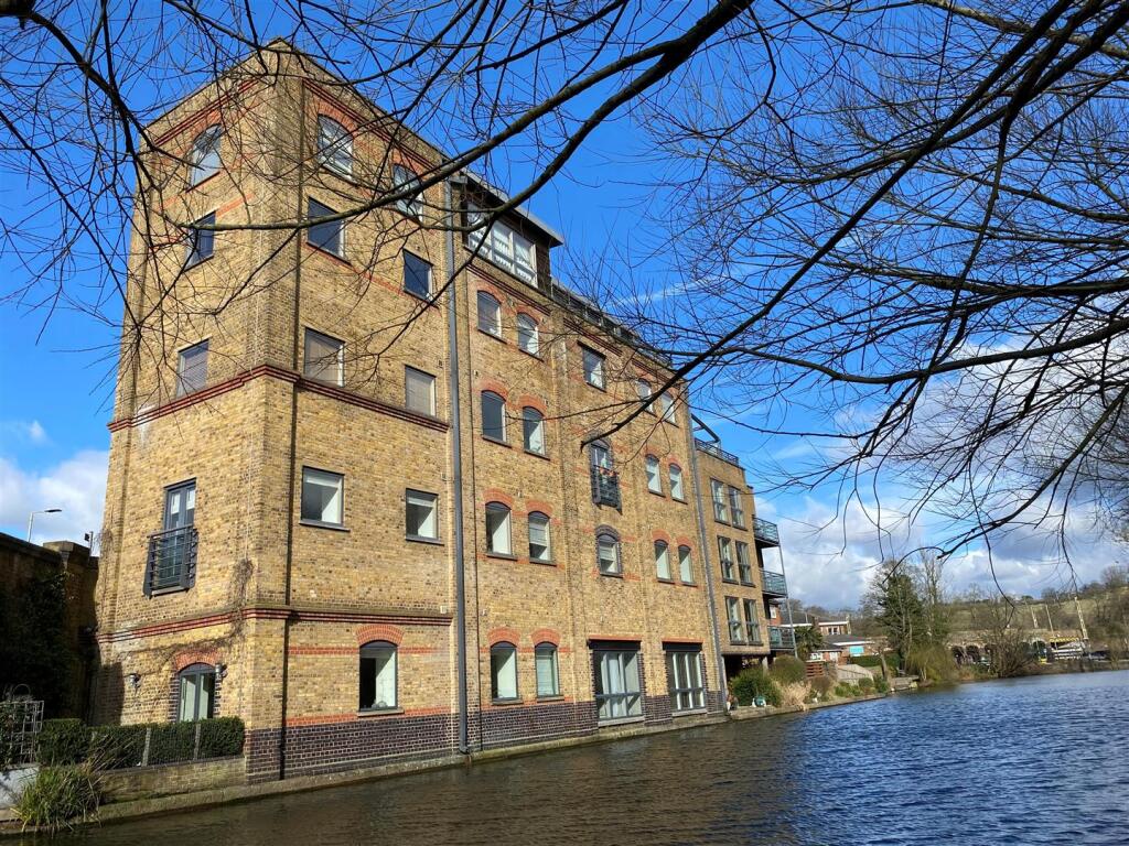 2 bed Apartment for rent in Berkhamsted. From Regent Estates - Berkhamsted 2 bed Apartment for rent in Berkhamsted. From Regent Estates - Berkhamsted