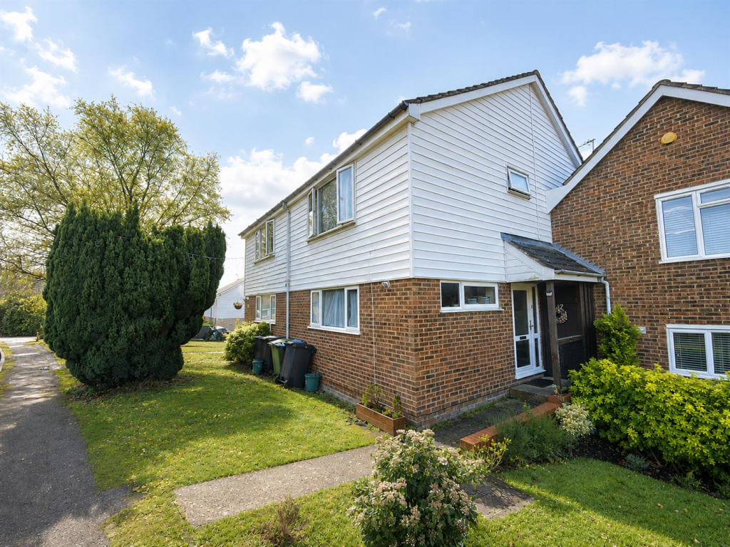 3 bed Semi Detached for rent in Berkhamsted. From Regent Estates - Berkhamsted