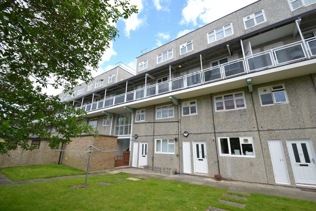 2 bed House (unspecified) for rent in Surbiton. From Greenfield Estate Agents - Surbiton