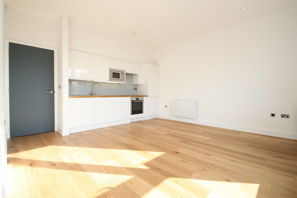 1 bed Apartment for rent in Hampton. From Greenfield Estate Agents - Surbiton