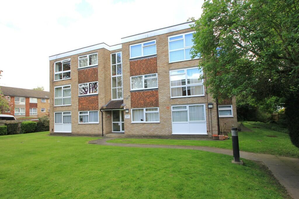 1 bed Apartment for rent in Carshalton. From Greenfield Estate Agents - Surbiton