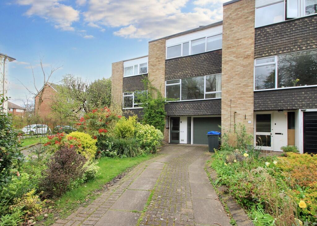 4 bed Town House for rent in Surbiton. From Greenfield Estate Agents - Surbiton