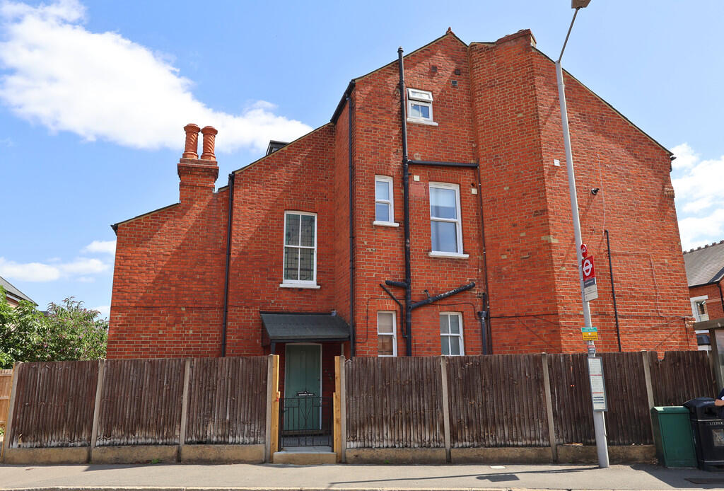 2 bed Apartment for rent in Kingston upon Thames. From Greenfield Estate Agents - Surbiton