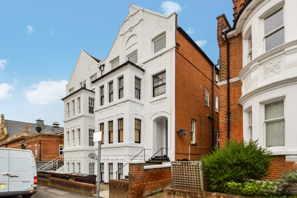 1 bed Apartment for rent in Surbiton. From Greenfield Estate Agents - Surbiton