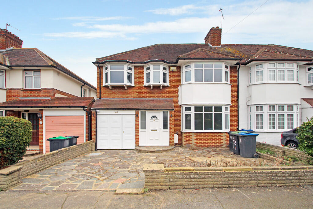 4 bed Semi Detached for rent in Surbiton. From Greenfield Estate Agents - Surbiton