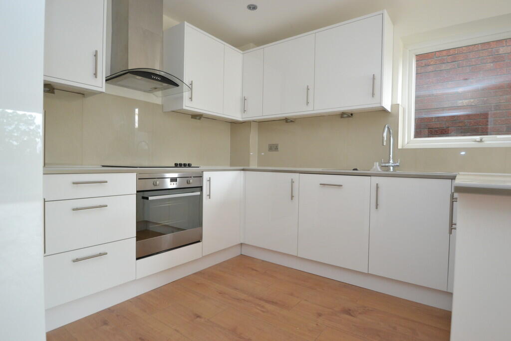 1 bed Apartment for rent in Surbiton. From Greenfield Estate Agents - Surbiton