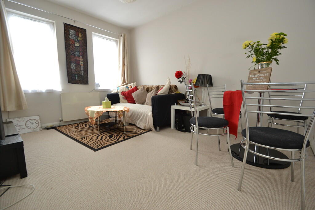 1 bed Apartment for rent in Surbiton. From Greenfield Estate Agents - Surbiton 1 bed Apartment for rent in Surbiton. From Greenfield Estate Agents - Surbiton