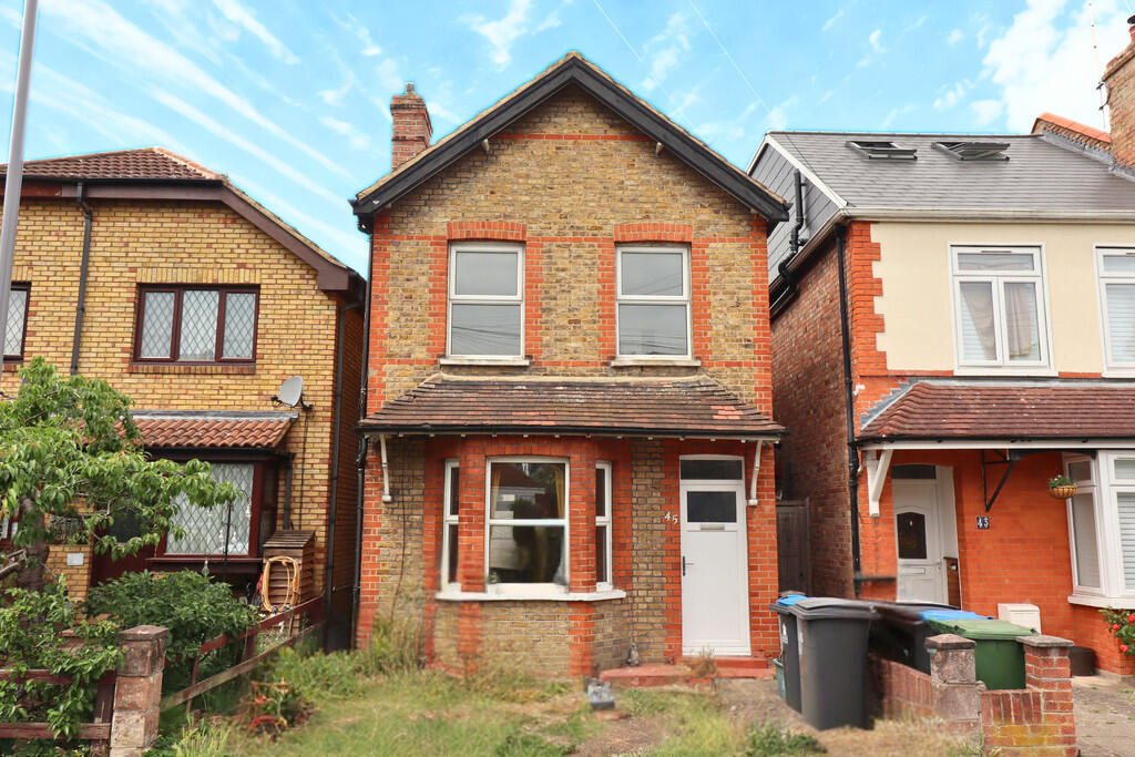 3 bed Detached for rent in Surbiton. From Greenfield Estate Agents - Surbiton