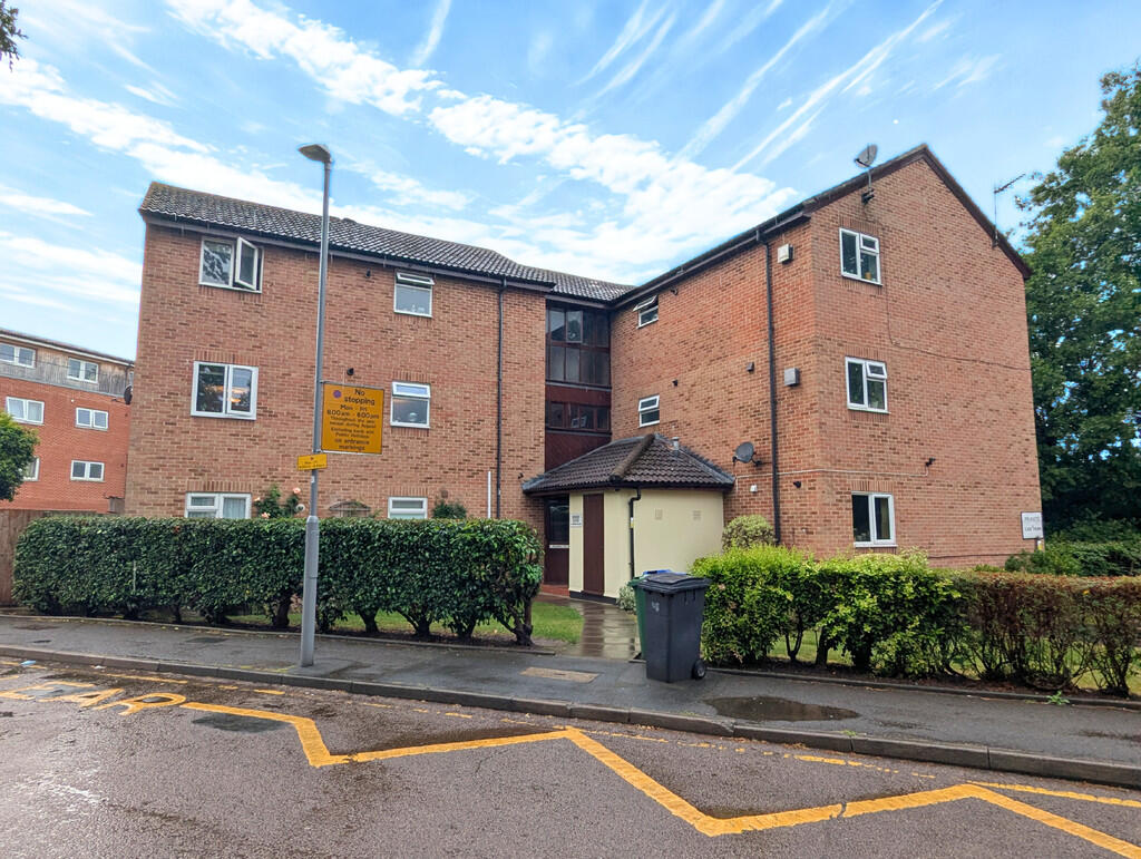 2 bed Apartment for rent in Malden Rushett. From Greenfield Estate Agents - Surbiton