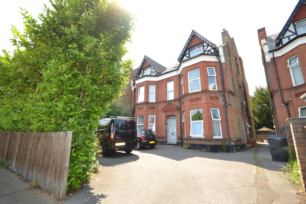 4 bed Studio for rent in Surbiton. From Greenfield Estate Agents - Surbiton
