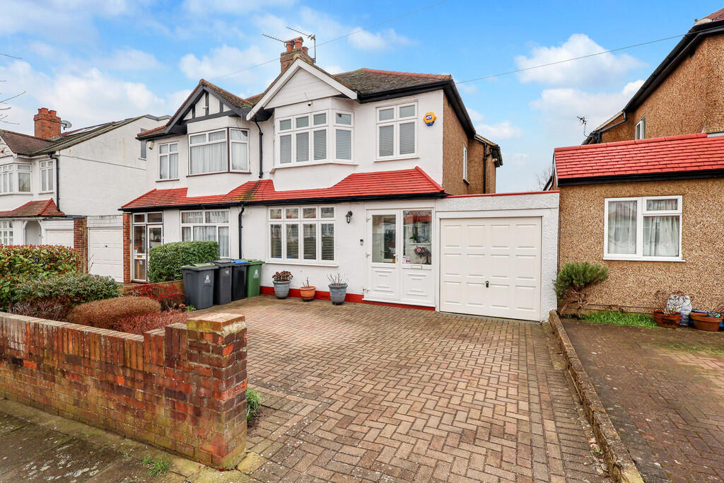 3 bed Semi Detached for rent in Surbiton. From Greenfield Estate Agents - Surbiton
